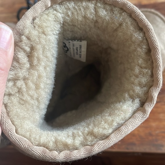 Gold UGGs size W6 - Picture 6 of 9